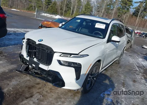 2025 BMW X7 xDrive40I z USA, uszkodzony, nr VIN 5UX23EM03S9Z64550